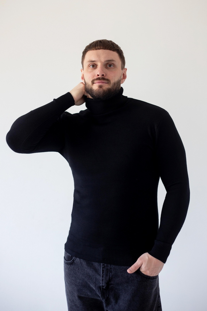 Чоловічий в’язаний светр з високим коміром